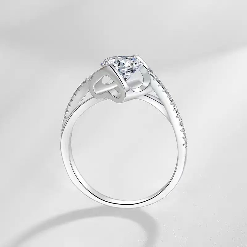 Angel's Kiss 1-Carat Hollow Zircon Ring