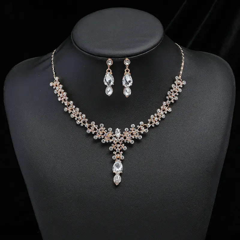 Luxury Diamond Necklace Set(earrings and necklaces)