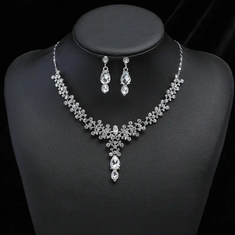 Luxury Diamond Necklace Set(earrings and necklaces)