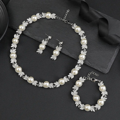 Elegant Vintage Pearl Necklace Set