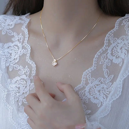 Little Swan Necklace – Elegant Light Luxury Pendant