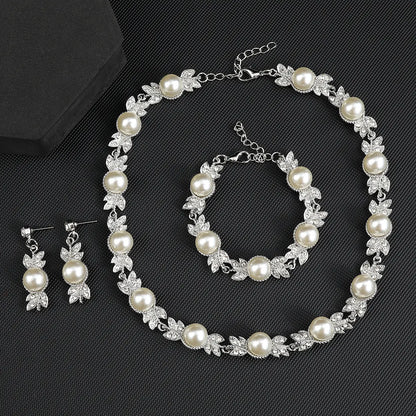 Elegant Vintage Pearl Necklace Set