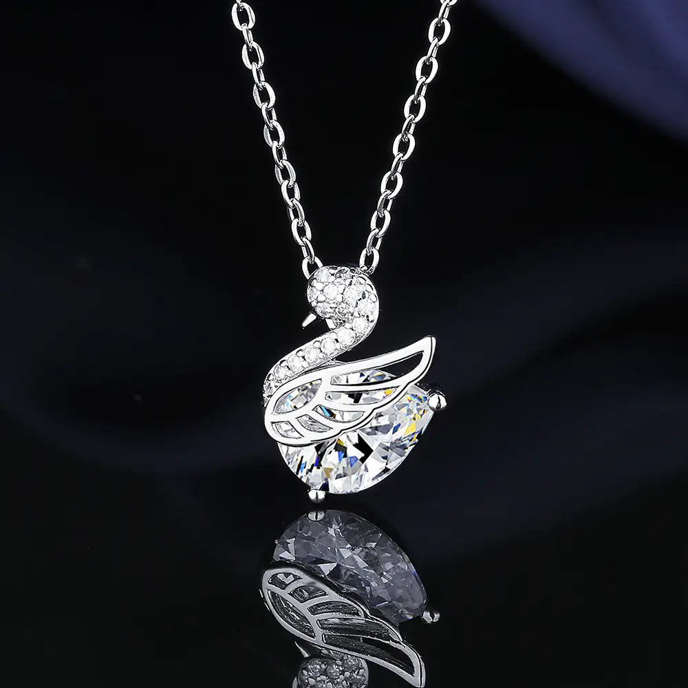 Little Swan Necklace – Elegant Light Luxury Pendant