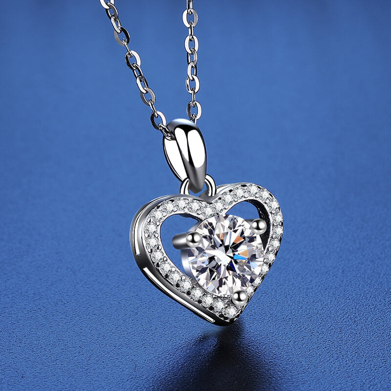 Elegant S925 Sterling Silver Heart-Shaped Moissanite Necklace