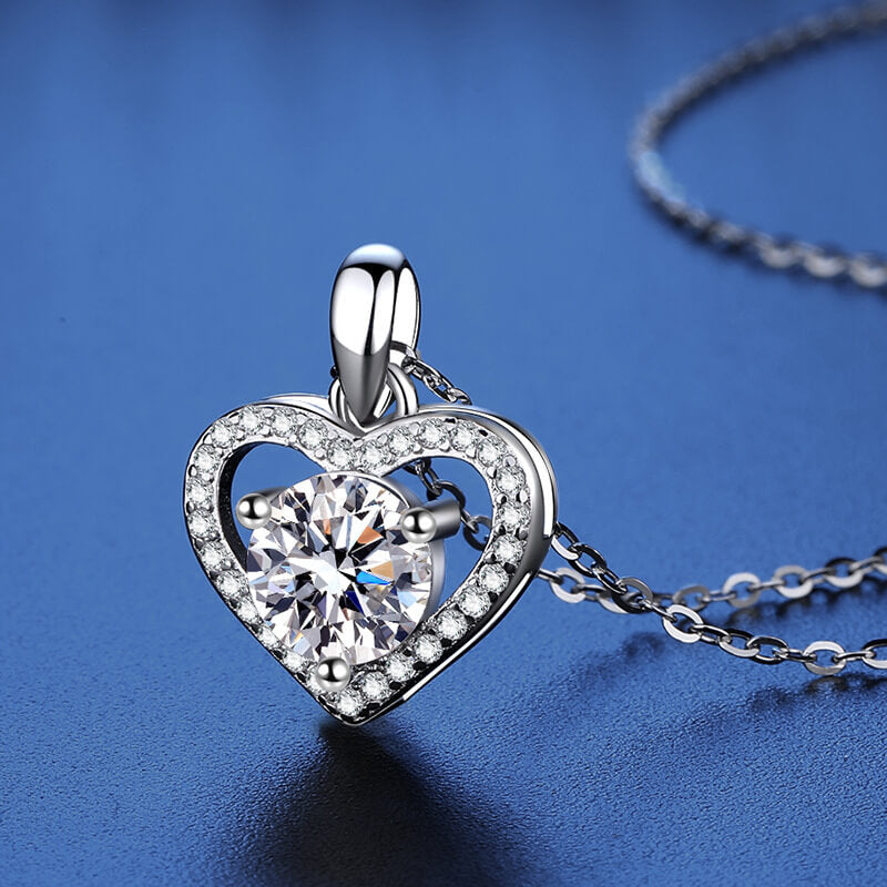 Elegant S925 Sterling Silver Heart-Shaped Moissanite Necklace